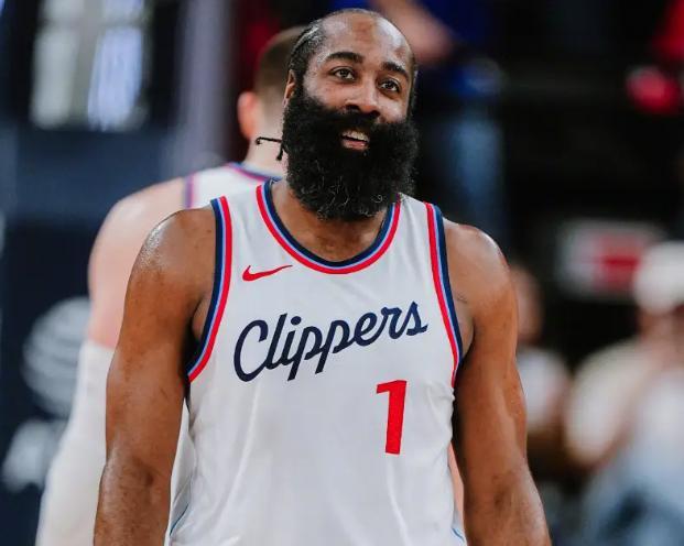 哈登赛事官方发布战术调整新规，雄鹿争议不断！